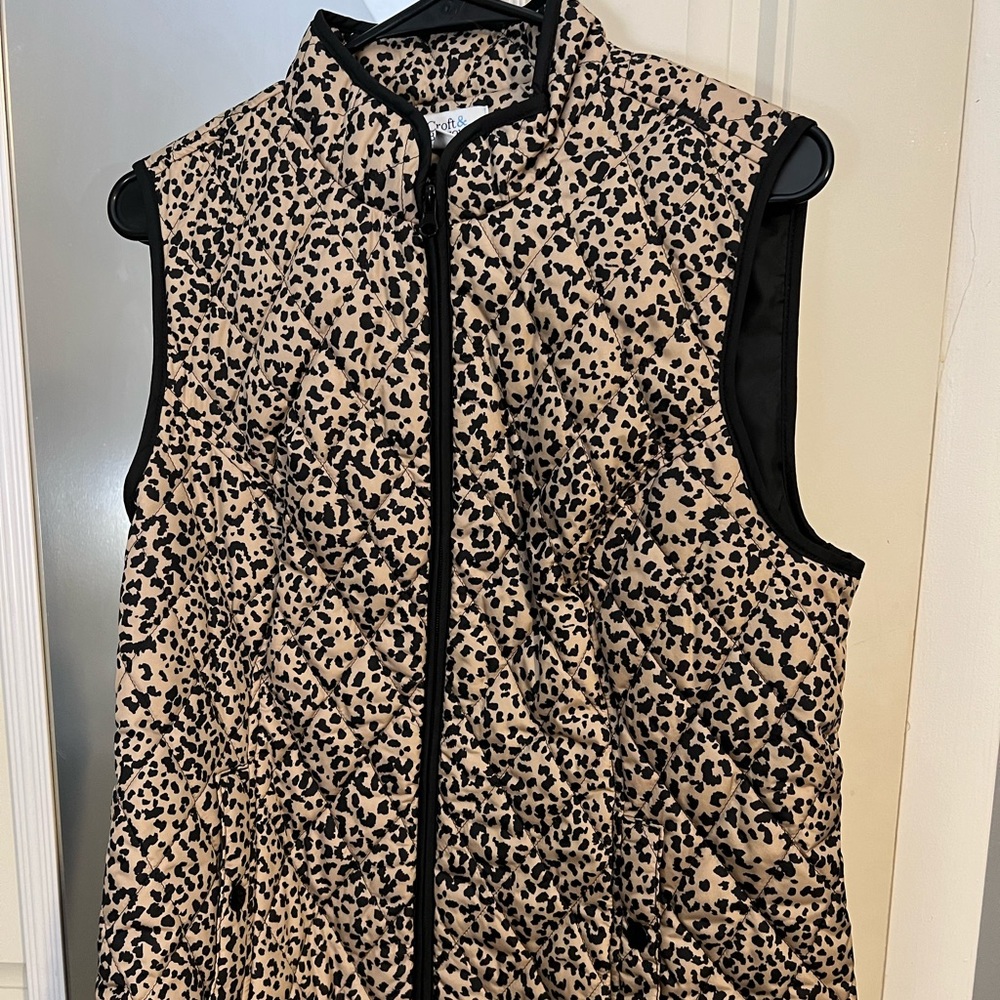 Women’s leopard vest | medium